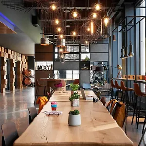 Moxy Fountainbridge מלון