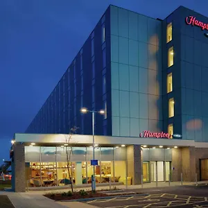 Hampton By Hilton Edinburgh Airport מלון