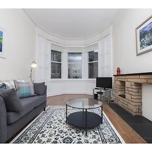 Apartment Pass The Keys Spacious 2-br Flat For 4 In Morningside