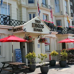 Kings 3*, Hove Verenigd Koninkrijk